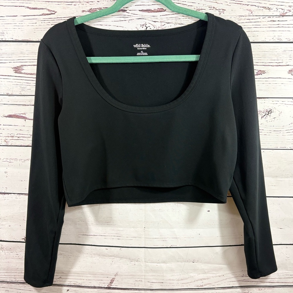 Wild Fable Black Butter Bliss Athletic Workout Crop Top in Size XL EUC